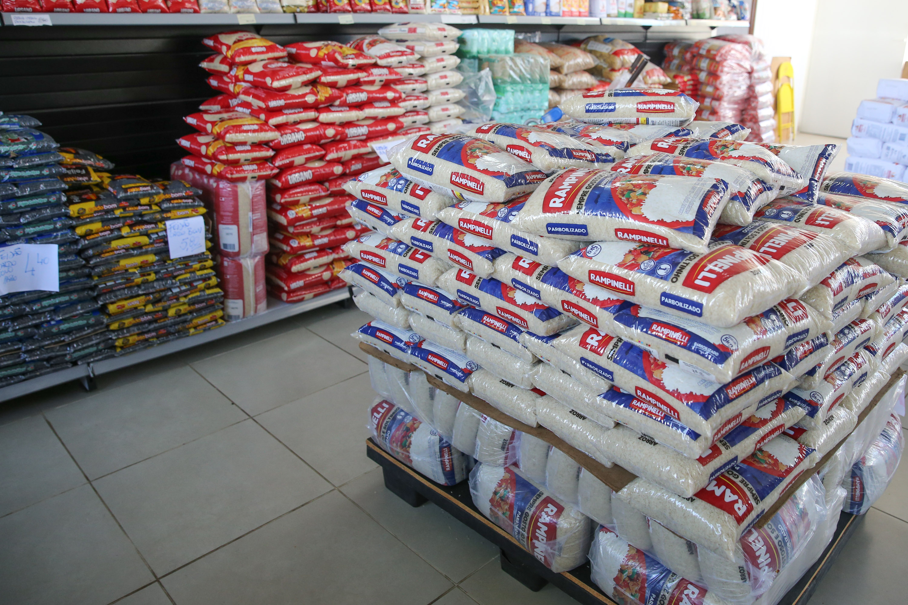 Preços de alimentos e bebidas caíram 0,14% no Paraná em 2023, aponta Ipardes Foto: Geraldo Bubnial/AEN