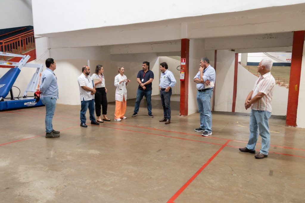 Grupo durante visita ao local onde funcionará a central.Foto: Divulgação/Prefeitura de Apucarana