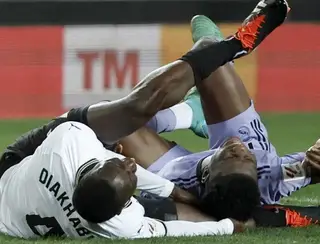 Zagueiro do Valencia pode encerrar carreira após lesão contra Real Madrid