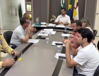 Vereadores de Apucarana recebem visita do Subcomandante dos Bombeiros, Major Meira