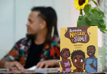 O amor não tem cor: professor da rede estadual lança livro por uma educação antirracista Foto: Juliana Poly