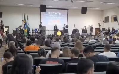 Debates em Apucarana revelam proibição ao público e desafiam engajamento popular