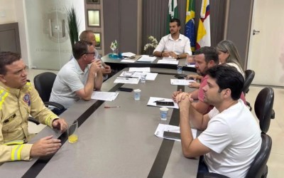 Vereadores de Apucarana recebem visita do Subcomandante dos Bombeiros, Major Meira